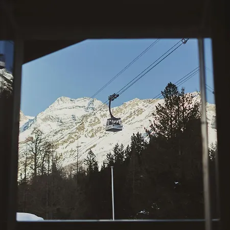 The Larix Ski-in Ski-out Отель 3*