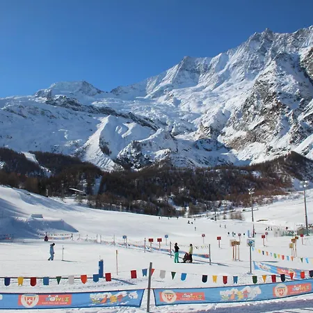 The Larix Ski-in Ski-out ホテル
