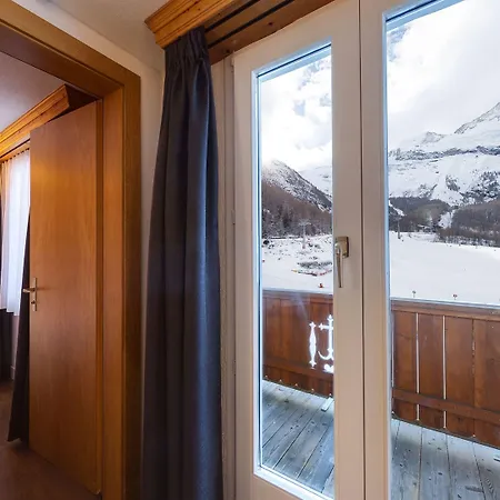 The Larix Ski-in Ski-out ホテル