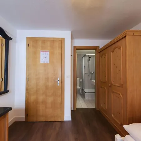 The Larix Ski-in Ski-out فندق Saas Fee