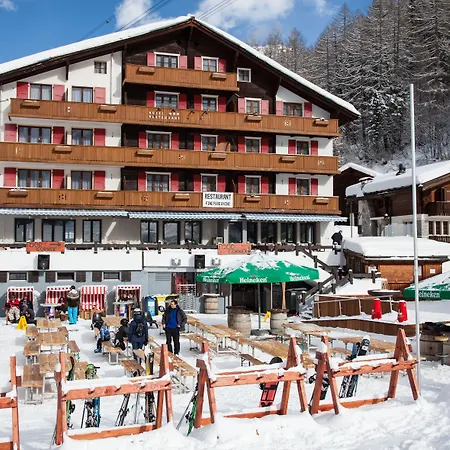 ホテル The Larix Ski-in Ski-out サース フェー
