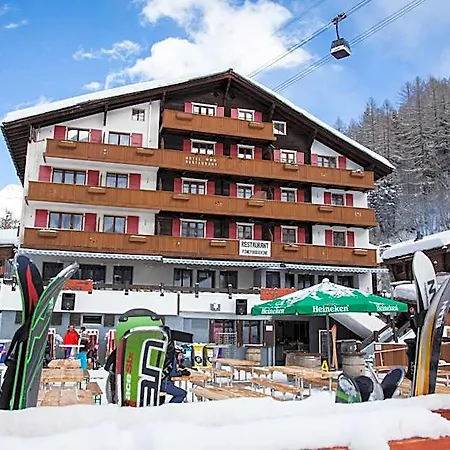 Hotel The Larix Ski-in Ski-out 3*