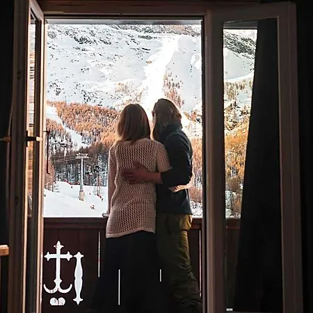 Hotel The Larix Ski-in Ski-out Saas Fee
