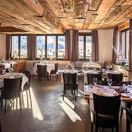 Hotel The Larix Ski-in Ski-out 3*