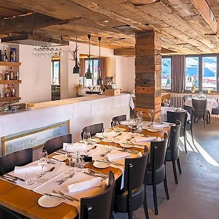 The Larix Ski-in Ski-out Hotel Saas Fee