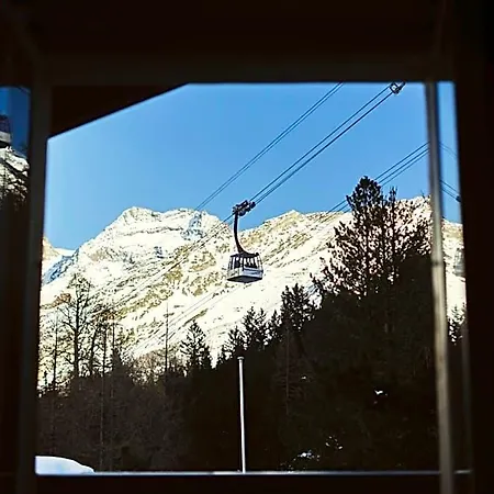 Hotel The Larix Ski-in Ski-out Saas Fee