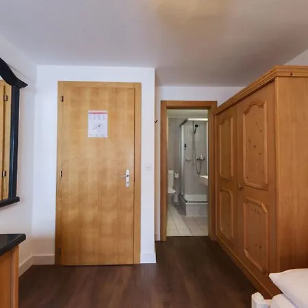 The Larix Ski-in Ski-out Отель