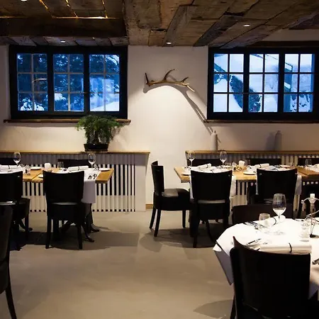 Отель The Larix Ski-in Ski-out 3*