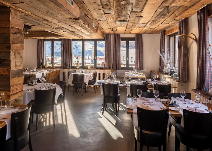 Hotel The Larix Ski-in Ski-out