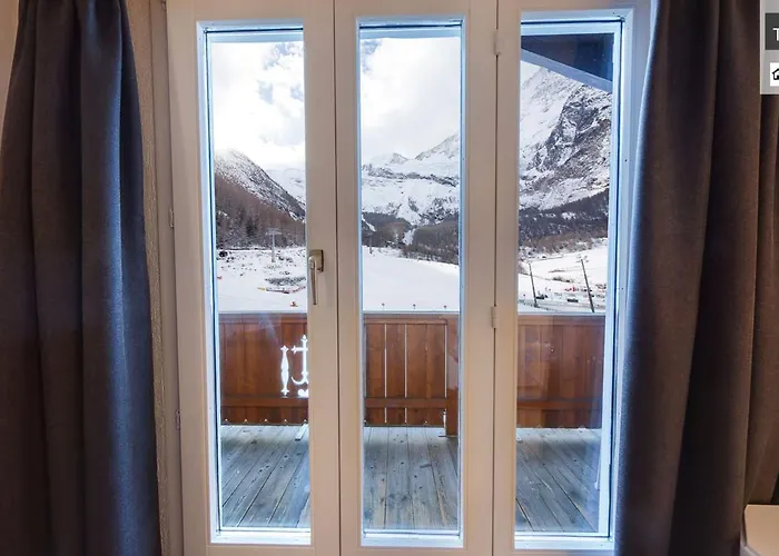 The Larix Ski-in Ski-out 3* Saas-Fee