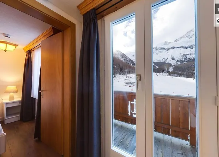 Hotel The Larix Ski-in Ski-out