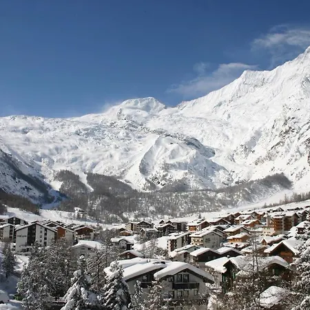 The Larix Ski-in Ski-out 3* Saas Fee