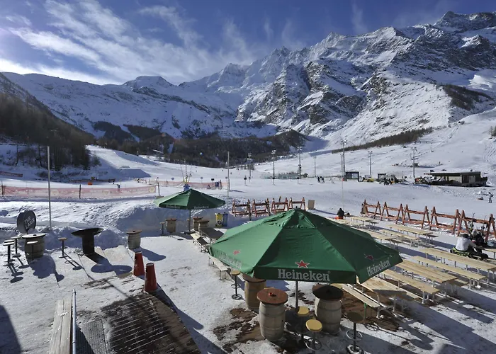 The Larix Ski-in Ski-out Szálloda 3*