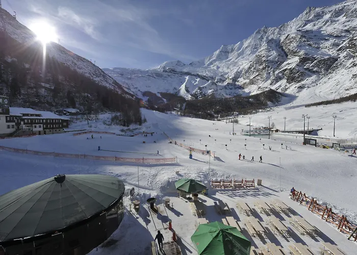 The Larix Ski-in Ski-out Szálloda